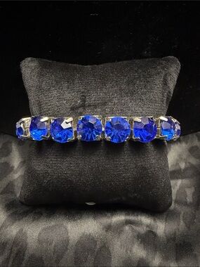 Blue Crystal stretch Bracelet